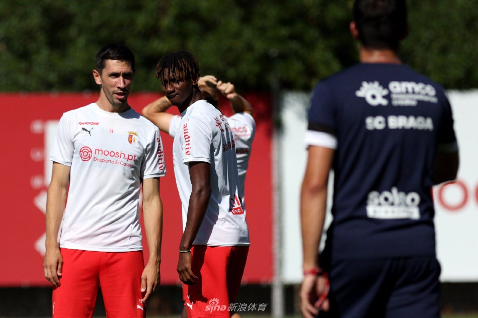 场上如鱼得 场上如鱼得